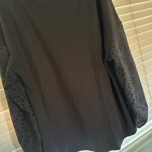 SHEIN Black Boxy Blouse with Relaxed Fit